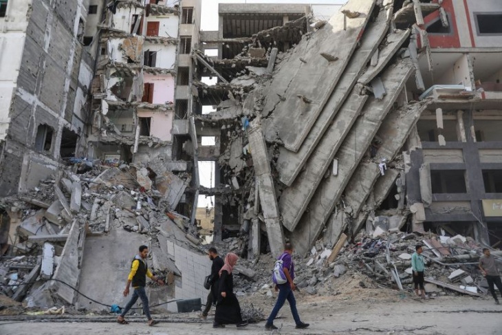 Gaza Civil Defense: We exhumed 300 decomposed bodies during the truce