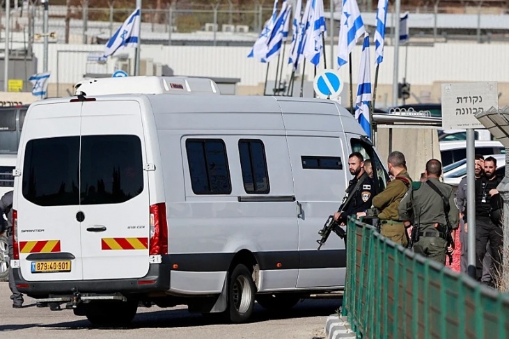 Jerusalem.. Occupation intelligence summons families of prisoners expected to be released