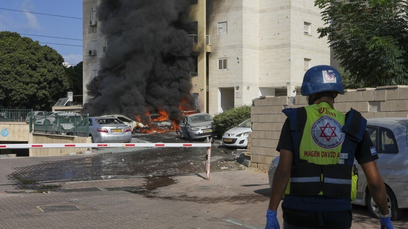 An Israeli was injured after a missile fell on Tel Aviv and sirens were heard in the city