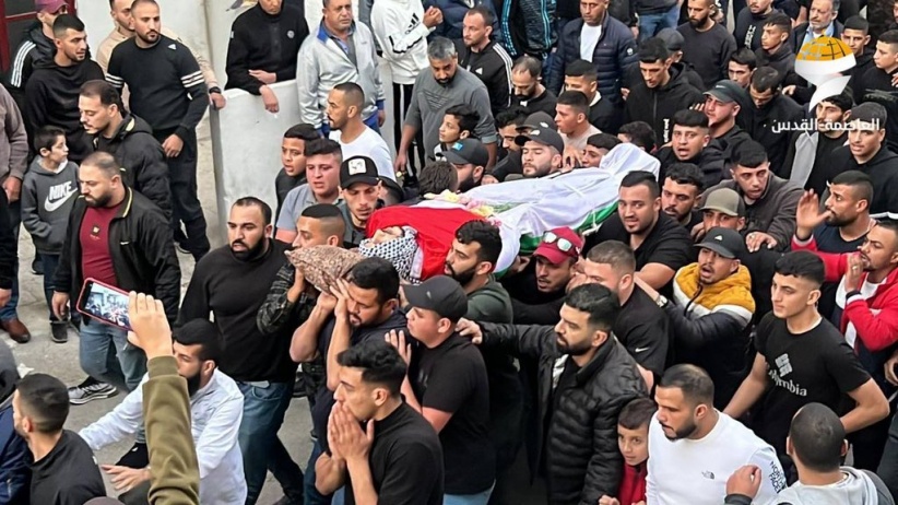 جماهير غفيرة تشيع جثمان الشهيد علي علقم في مخيم قلنديا