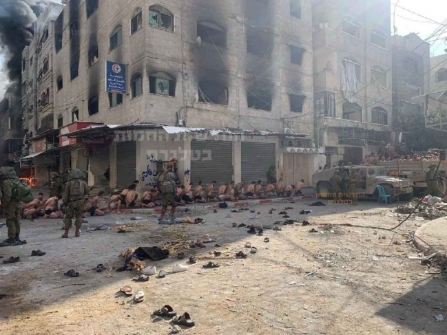 حماس: تجريد معتقلين مدنيين من ملابسهم وتصويرهم عمل &quot;إرهابي&quot;