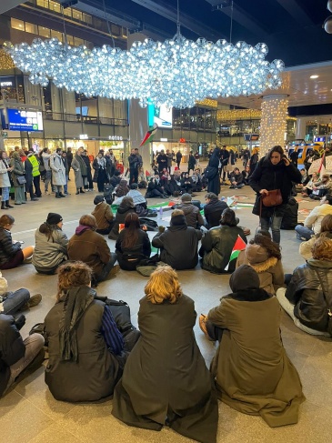 A national sit-in closes all Dutch train stations