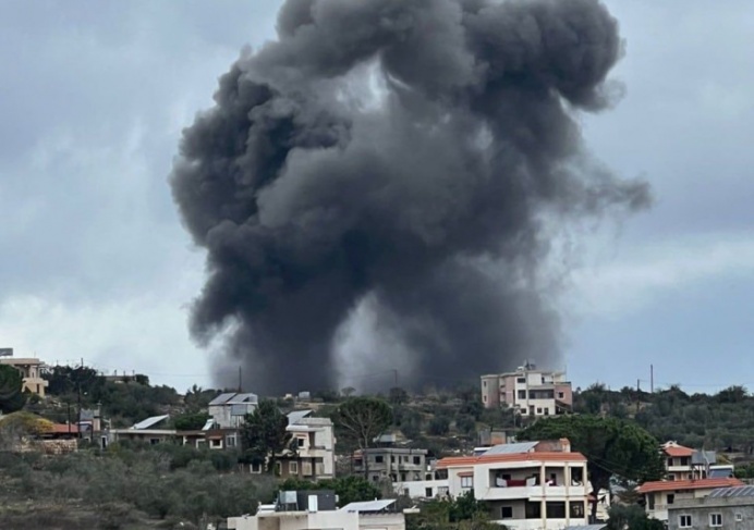 Israeli raids on several areas in southern Lebanon