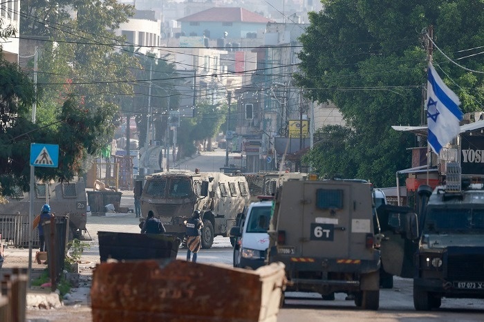 The occupation invades several areas in Jenin