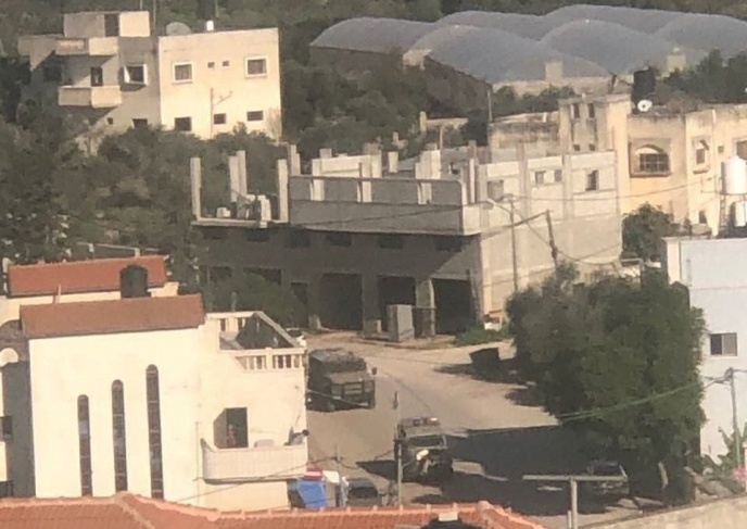 Two citizens were injured in a settler attack and another was arrested south of Qalqilya