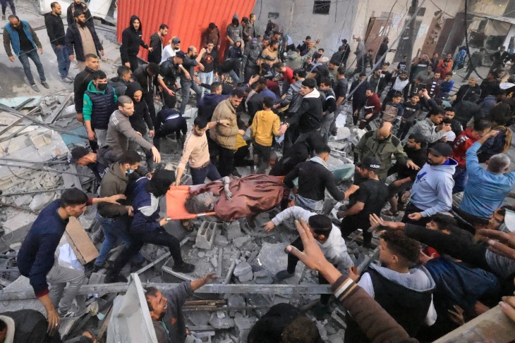 More than 40 martyrs in bombing on Khan Yunis and Rafah
