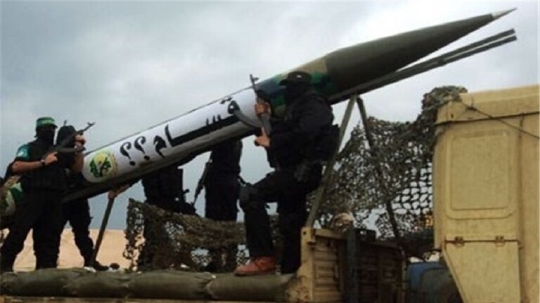 Al-Qassam Brigades target an Israeli helicopter with a “SAM-18” missile.