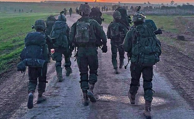 A soldier returning from Gaza woke up from a nightmare and shot his comrades