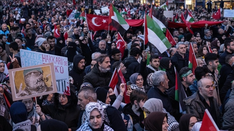 Tens of thousands organize a march in solidarity with Gaza in Istanbul