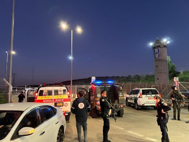 Allegedly a run-over attack - three martyrs, including a child and a woman, were shot dead by the occupation forces northwest of Jerusalem