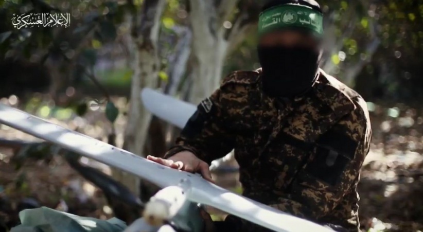 Al-Qassam Brigades publishes scenes of an aircraft they captured in the northern Gaza Strip