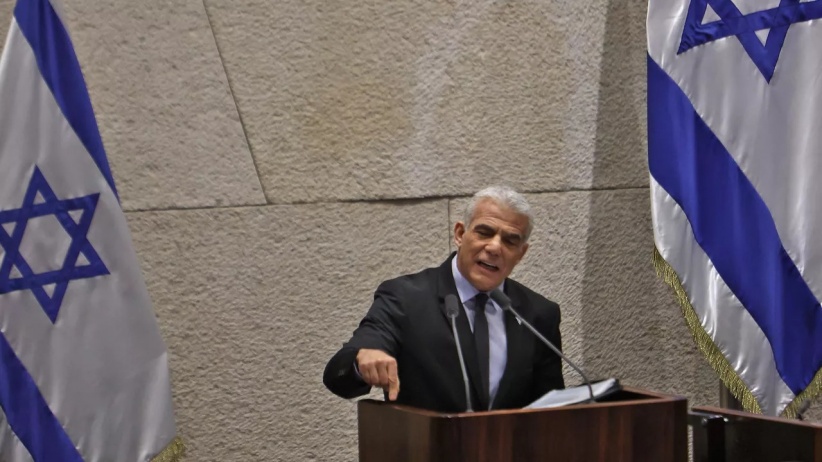 لابيد: حكومة نتنياهو هي مشكلة إسرائيل
