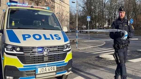 Dismantling an explosive device near the Israeli embassy in Sweden