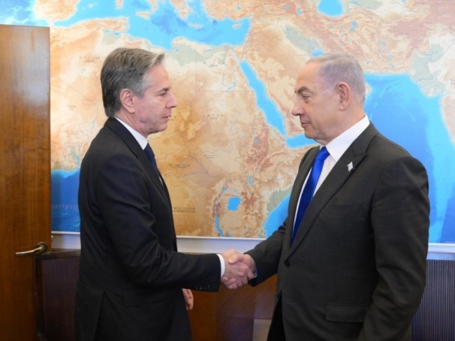 Netanyahu and Blinken meet privately before an expanded meeting