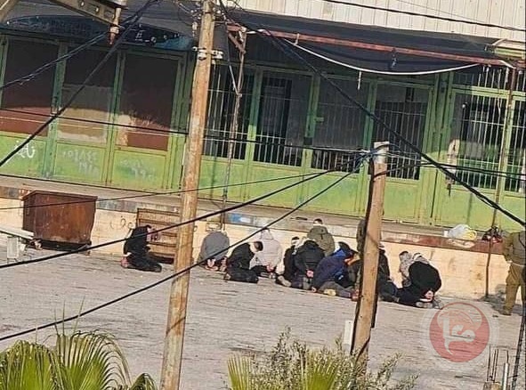 A picture of the detention of citizens from Beit Ummar, yesterday, Saturday