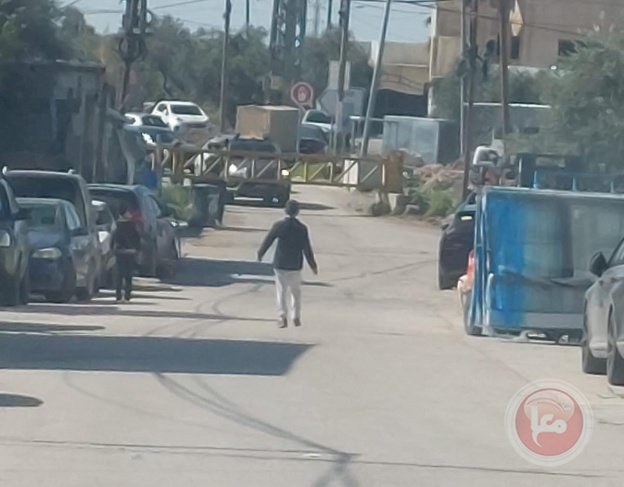 The occupation closes the entrance to Haris, west of Salfit