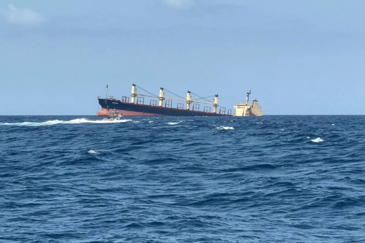  غرق السفينة البريطانية روبيمار بالبحر الأحمر Gettyimages-2040129645-1709392621