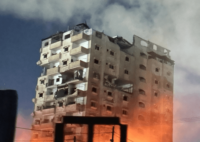 Injuries in an Israeli bombing targeting a residential tower in Rafah