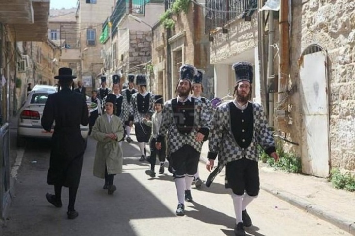 On the occasion of “Purim”... a march by settlers on Al-Wad Street in Old Jerusalem