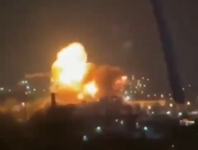 الطيران الحربي الإسرائيلي يقصف بلدة العسيرة في مدينة بعلبك شرقي لبنان