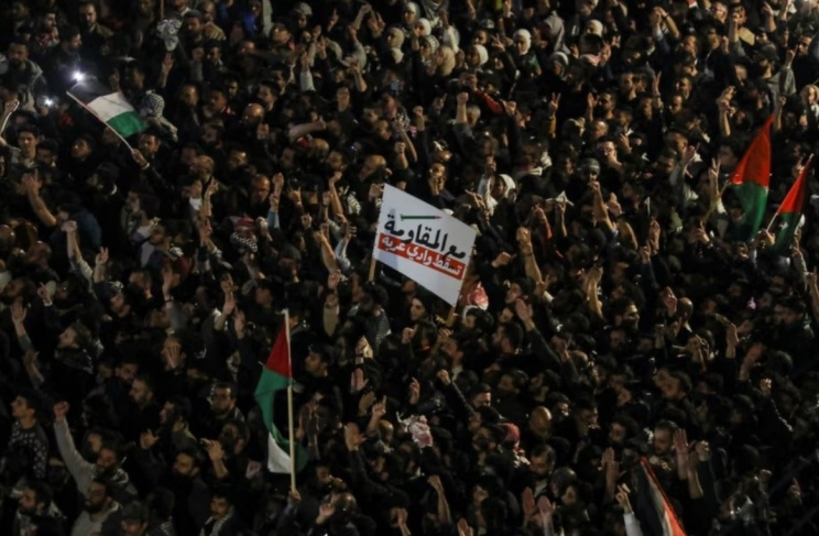 &quot;لإسقاط اتفاقية وادي عربة&quot;.. تواصل التظاهرات الشعبية في الأردن