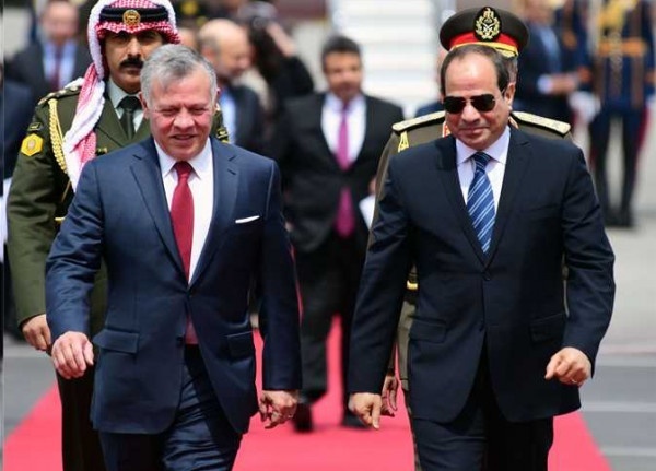 ملك الاردن والرئيس المصري يؤكدان ضرورة التوصل لهدنة إنسانية بغزة