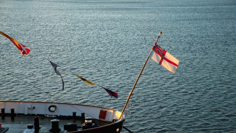 سفينة بريطانية تتجه للبحر الأبيض لإقامة ممر انساني لمساعدات غزة