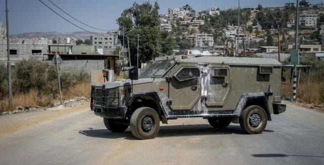 The perpetrator escaped - the occupation army claims: Two injured in a shooting attack on settlers’ vehicles near Qalqilya