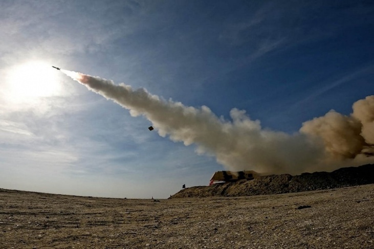 “Bloomberg”: The Iranian response tests the limits of Israeli air defenses