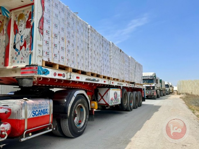 392 شاحنة فقط محملة بالغذاء دخلت القطاع الشهر الجاري
