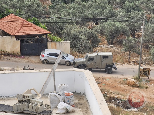 The occupation raids a house in Deirblout and causes material damage to the property