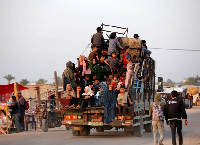 الأونروا: نحو 300 ألف شخص فروا من رفح