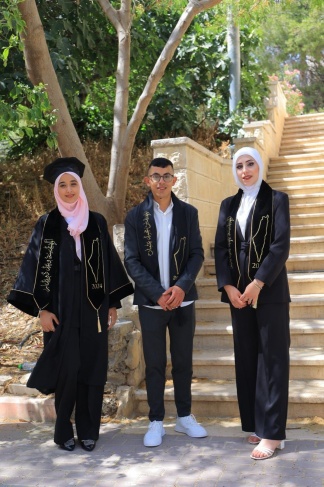 طلبة جامعة القدس يبتكرون اول جهاز لتوفير غذاء صحي للمرضى