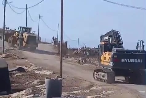 شاهد.. حتى اللحظة- الاحتلال يهدم منزلين في بيرين شرق الخليل