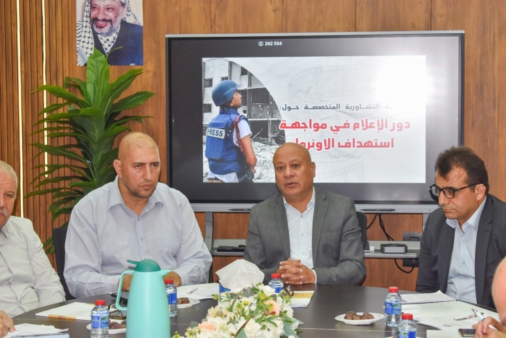 د. أبو هولي: الاعلام ركيزة أساسية في فضح الادعاءات الإسرائيلية المزيفة ضد الاونروا