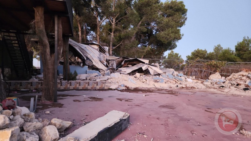 صور- مستوطنون يدمرون 47 غرفة سكنية وزراعية في منطقة الطيبة غرب الخليل