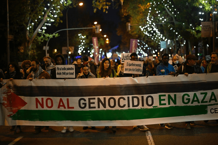 تظاهرات في 50 مدينة إسبانية تطالب بوقف &quot;إطلاق النار&quot; في غزة