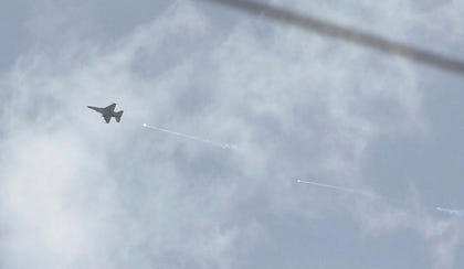 الجيش الإسرائيلي: هاجمنا عشرات الأهداف في سوريا بـ12 طائرة الجمعة