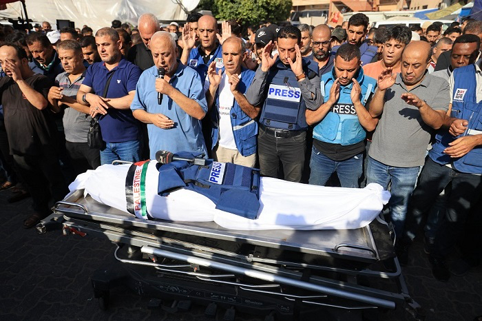 نقابة الصحفيين تطالب بوقف جرائم الاحتلال وانتهاكاته ضد الصحفيين