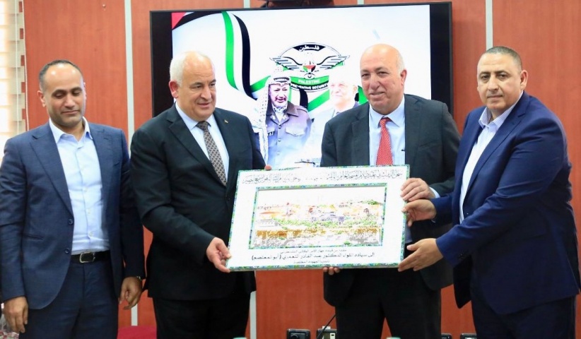 اللواء إياد الأقرع يتسلم قيادة جهاز الأمن الوقائي خلفاً للواء عبد القادر التعمري