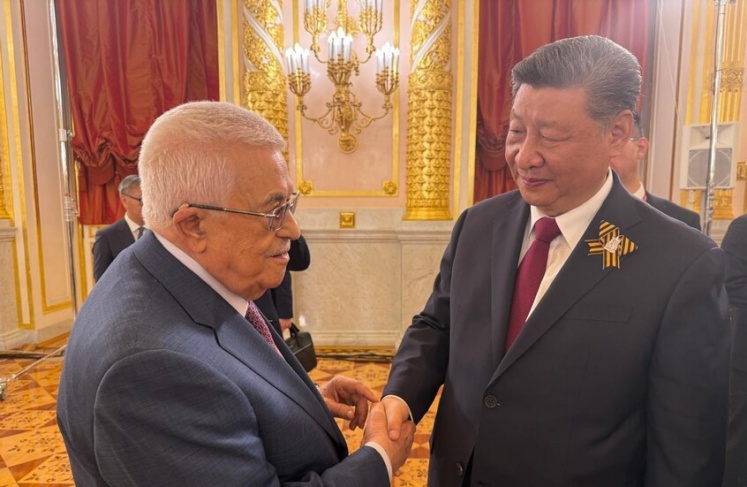 الرئيس يشيد بالدعم الصيني التاريخي في لقاء مع شي جين بينغ بموسكو