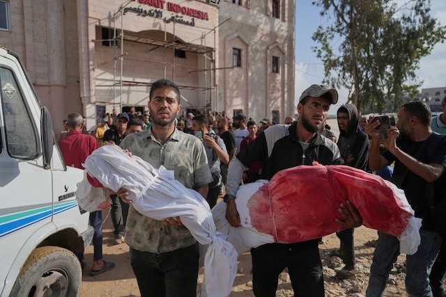 22 شهيدا في قصف للاحتلال على دير البلح وتل الزعتر