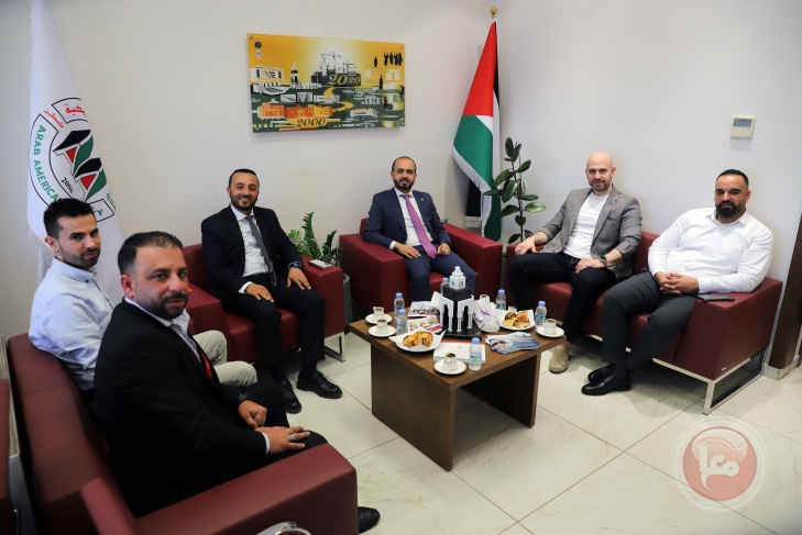 وفدان من بنك القاهرة عمان وشركة اوريدو في زيارة للجامعة العربية الأمريكية حرم رام الله