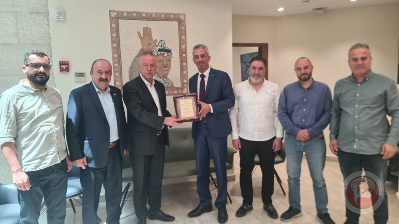 نقيب المهندسين يلتقي مع إدارة هيبرون اكسبو