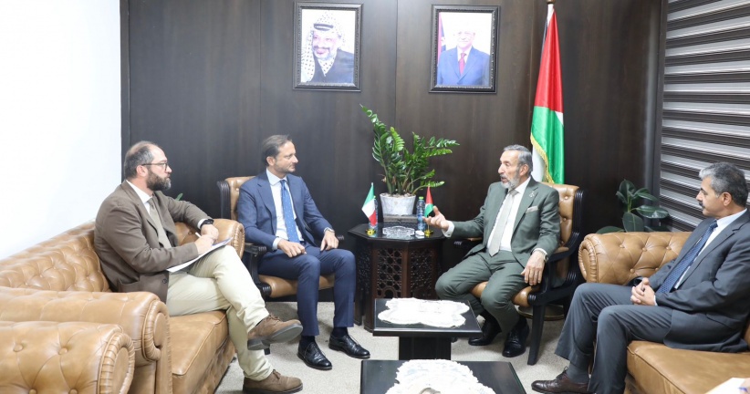 وزير العدل يجتمع مع القنصل العام الإيطالي