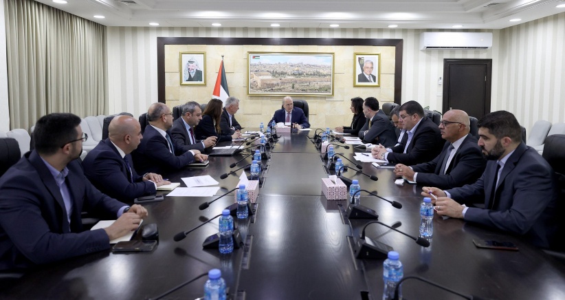 رئيس الوزراء يترأس اجتماعا لمتابعة الجهود المبذولة للارتقاء بقطاع الصناعة