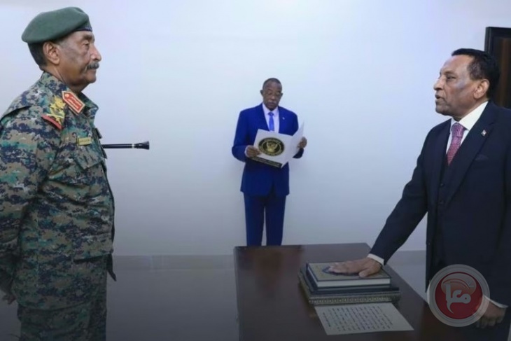 تعيين كامل إدريس رئيسًا لحكومة جديدة في السودان.. كيف سيؤثر على أجنحة السلطة؟ 
