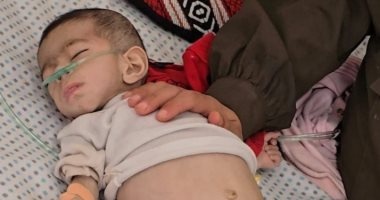 بسبب المجاعة: وفاة طفلة في مدينة خان يونس