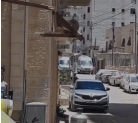 فيديو- &quot;مستعربون&quot; يخرجون من باص مدني في كفر عقب