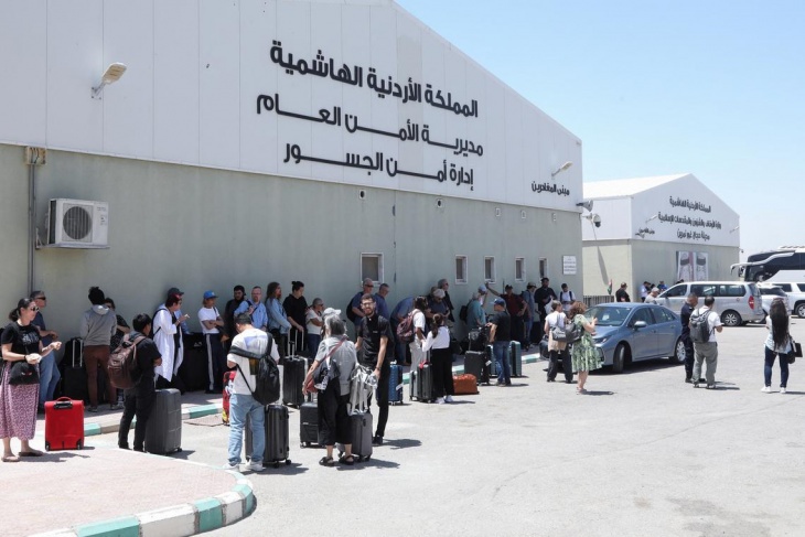 الدول التي تقوم بإجلاء مواطنيها من إيران وإسرائيل 
